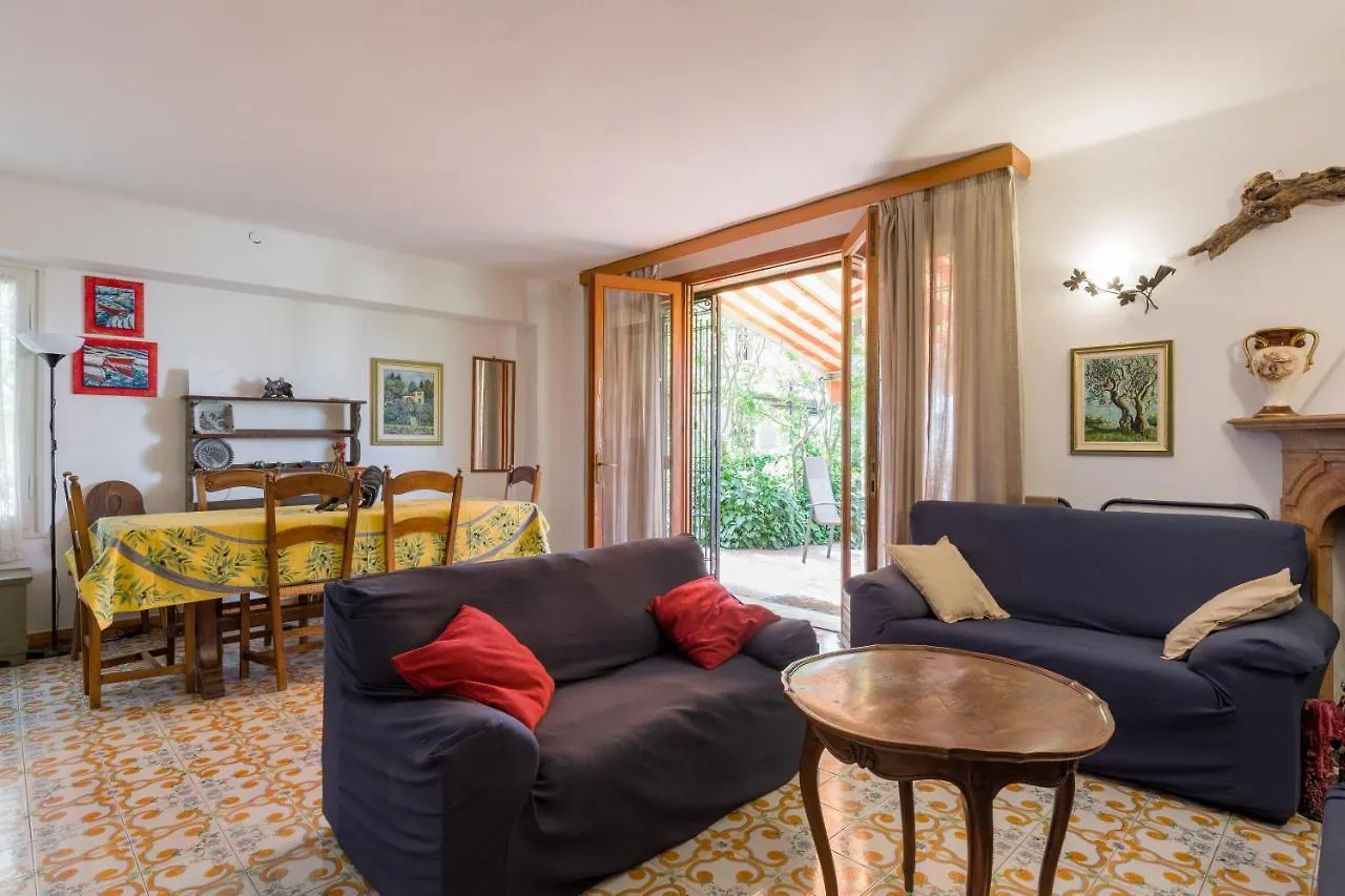 Villa Fasanella: Cottage Sulla Spiaggia 加尔达 0*,