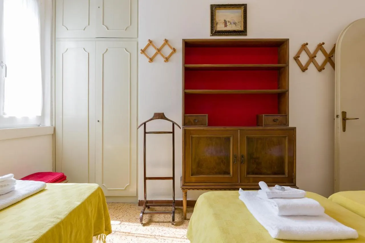Villa Fasanella: Cottage Sulla Spiaggia 加尔达 0*,  意大利