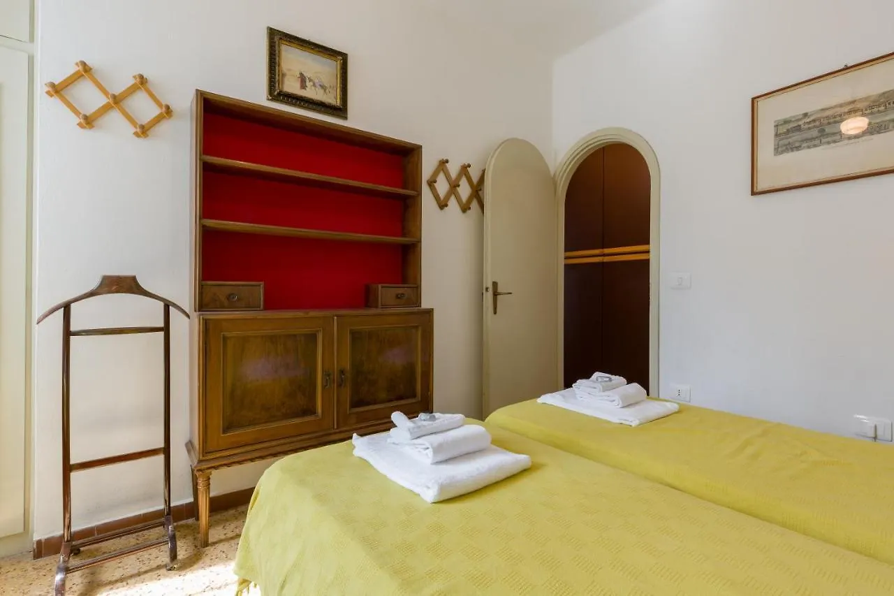 Villa Fasanella: Cottage Sulla Spiaggia 加尔达 度假居