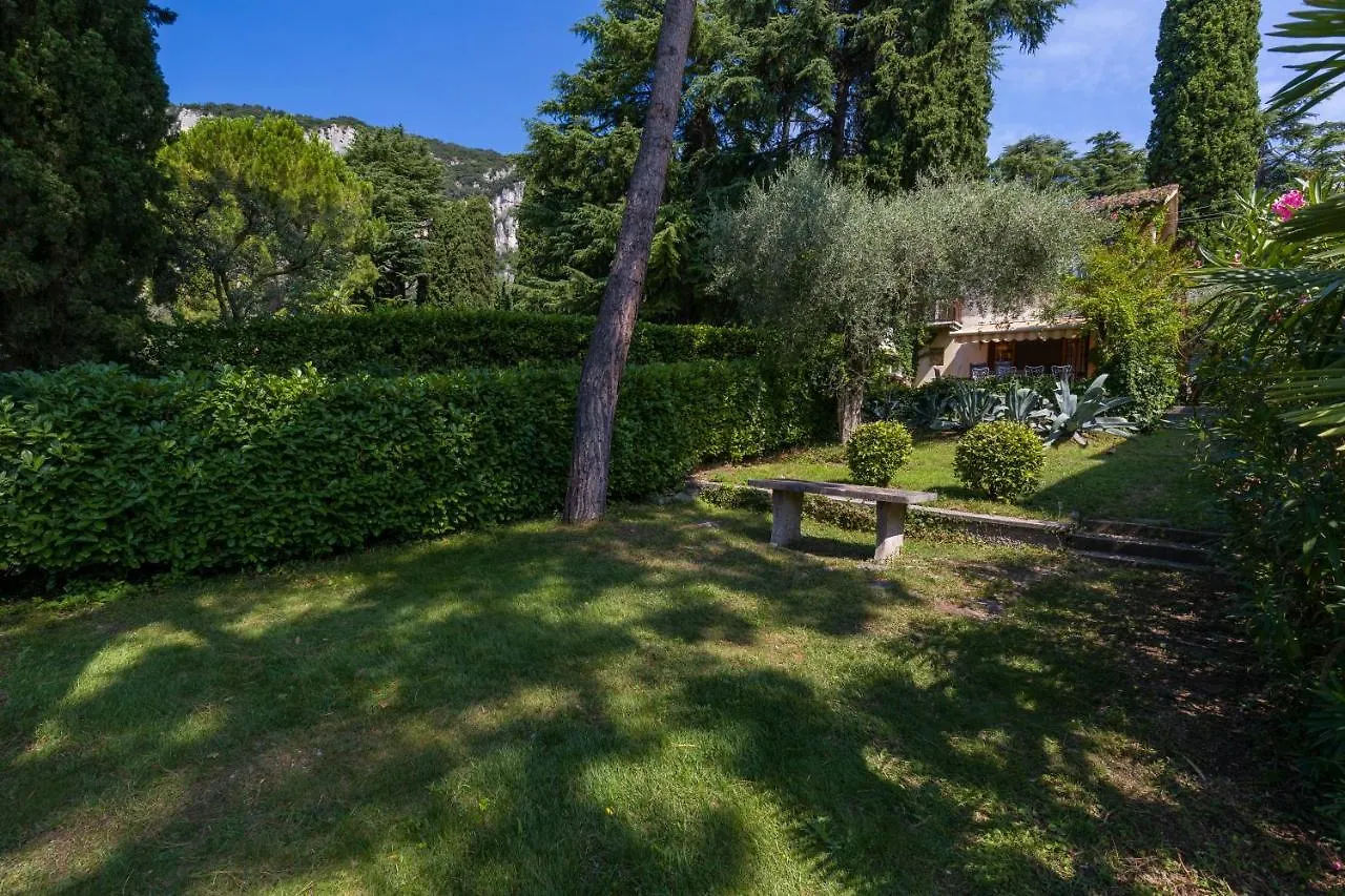 度假居 Villa Fasanella: Cottage Sulla Spiaggia 加尔达 意大利