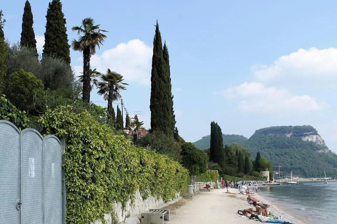 Villa Fasanella: Cottage Sulla Spiaggia 加尔达
